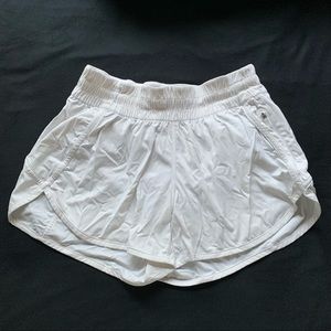 Lululemon White Tracker Short V 4” - Size 8
